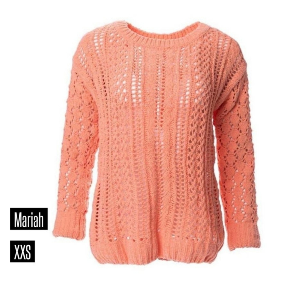 Lularoe Mariah Sweater. Street Size 4/6.  Lularoe does not run true to size.